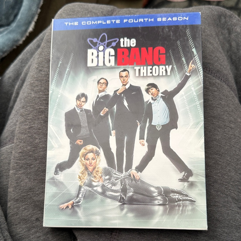 The Big Bang Theory Season 4 DVDs 3 disc set